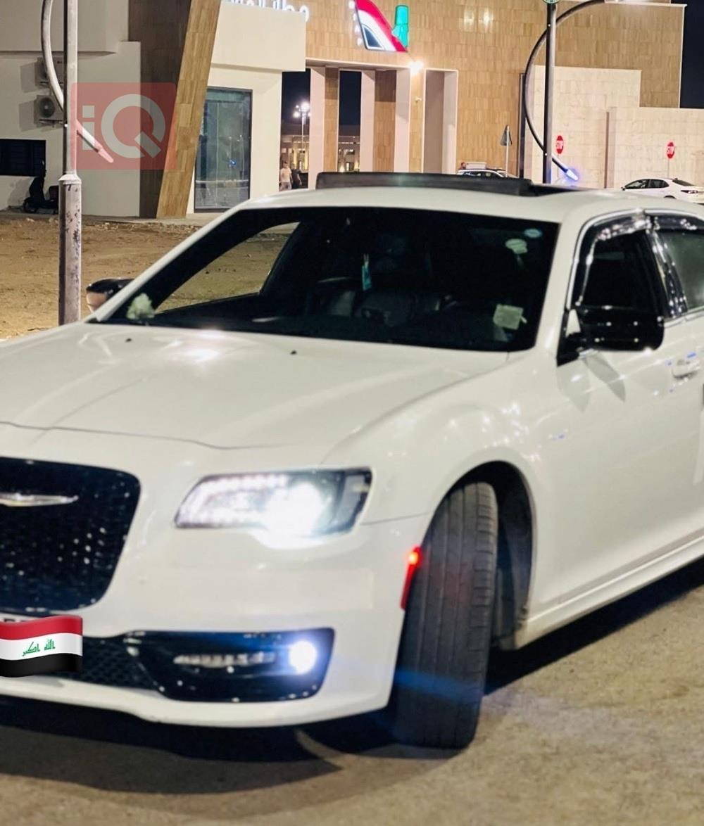 کرایسلەر 300